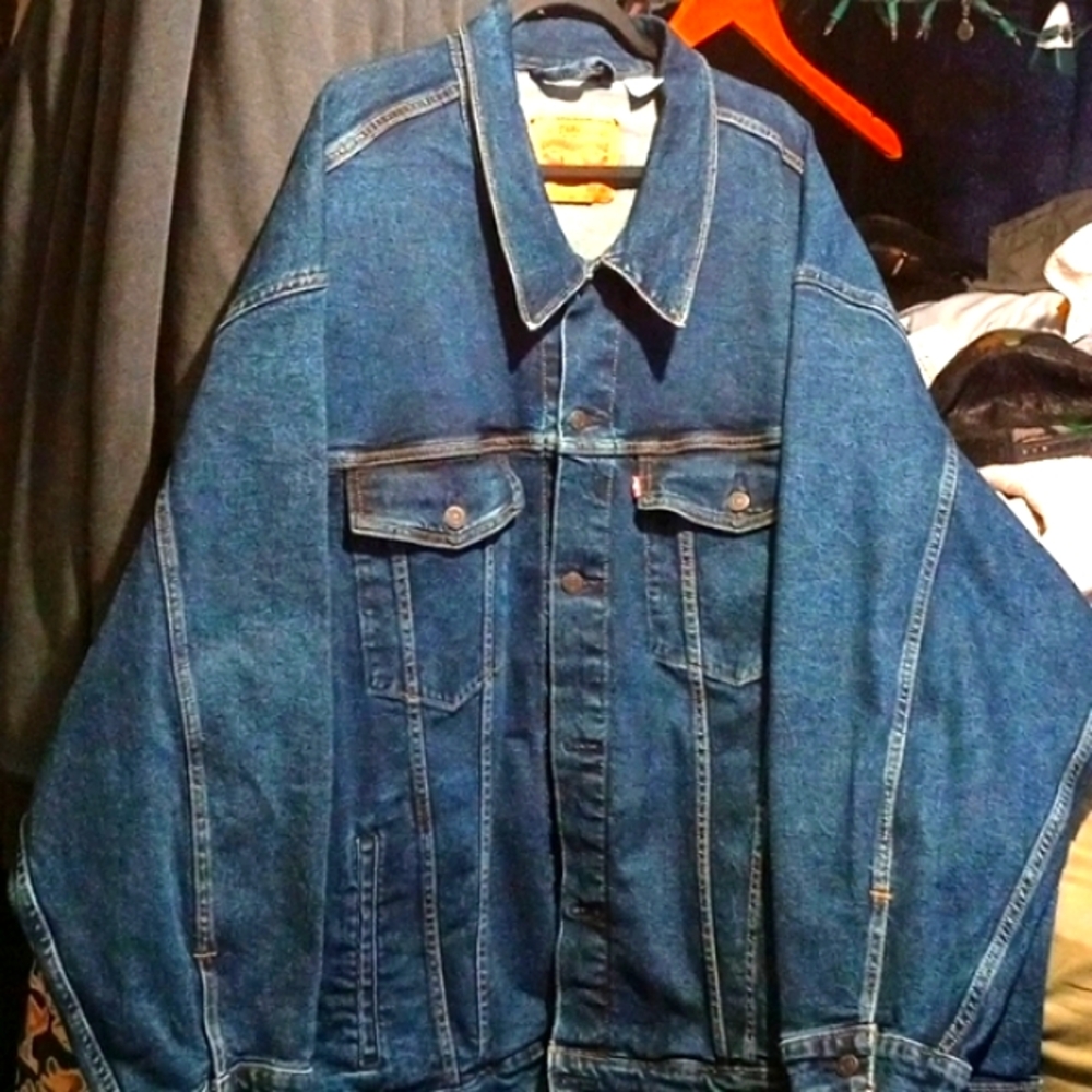 1 Men's Levi's, Jean Jacket, NWOT, Never Worn, Dark Wash, Size 6xl